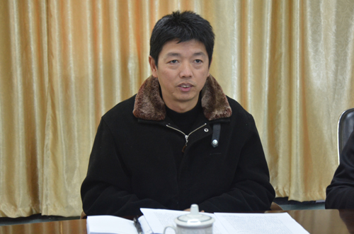 代表院党委领导班子作对照检查,并从贯彻执行民主集中制,遵守党的纪律